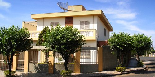 house-1224030.jpg