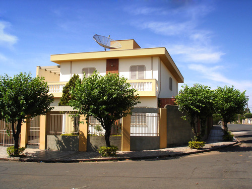 house-1224030.jpg
